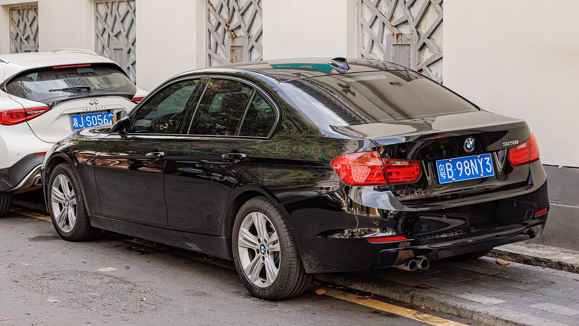 BMW 3-Series нового поколения дебютирует на Парижском автосалоне 2018